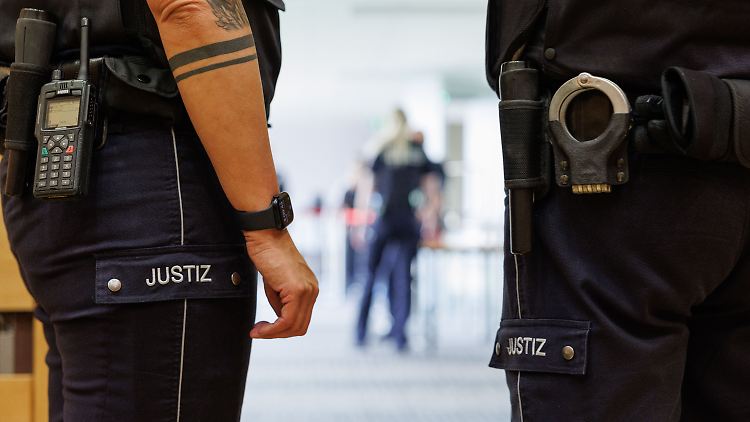 Gegen die Jugendlichen wurde bereits im Frühjahr Haftbefehl erhoben. Nun wurden sie angeklagt.