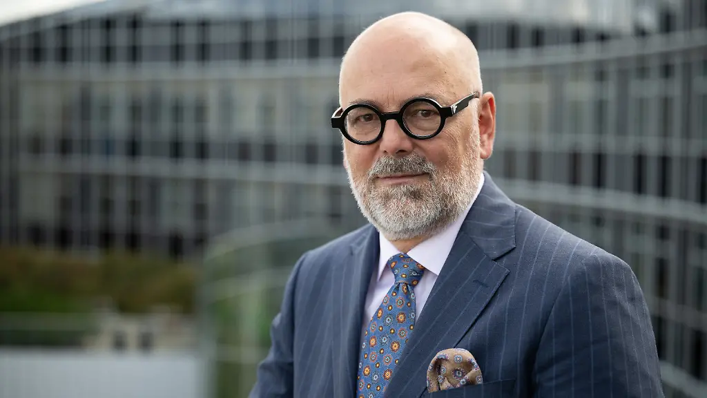 af2ad76182c20f95a365e80bf7bed755