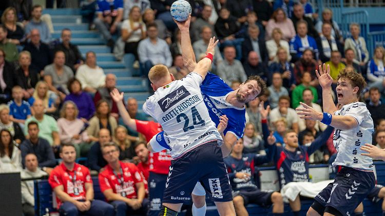 Mahé trifft, als die Uhr 59:59 anzeigt - gerade noch rechtzeitig.