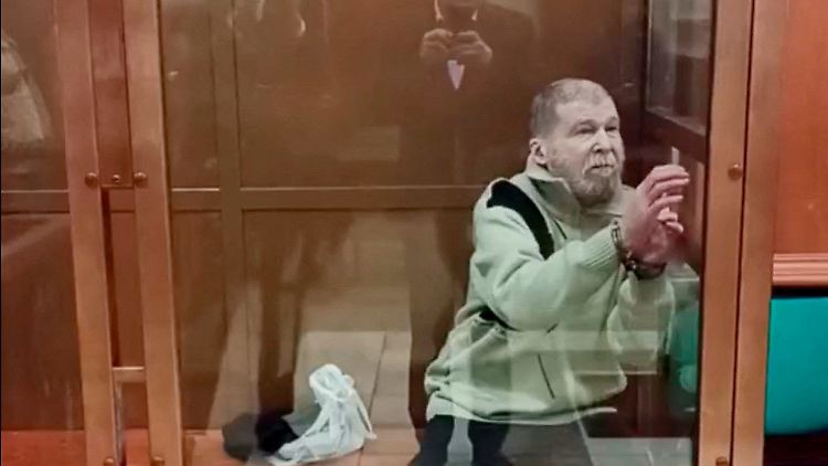 Der 72-jährige Hubbard schien bei der Urteilsverkündung in keinem guten Zustand zu sein.