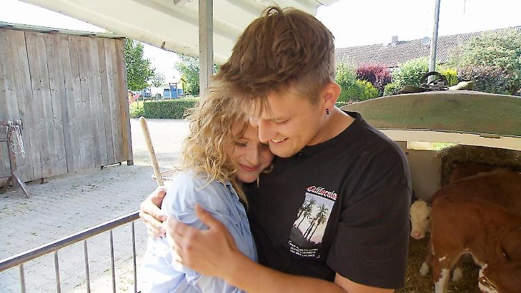 Bei Jungbauer Yannik und Hofdame Michelle knistert es schon gewaltig.