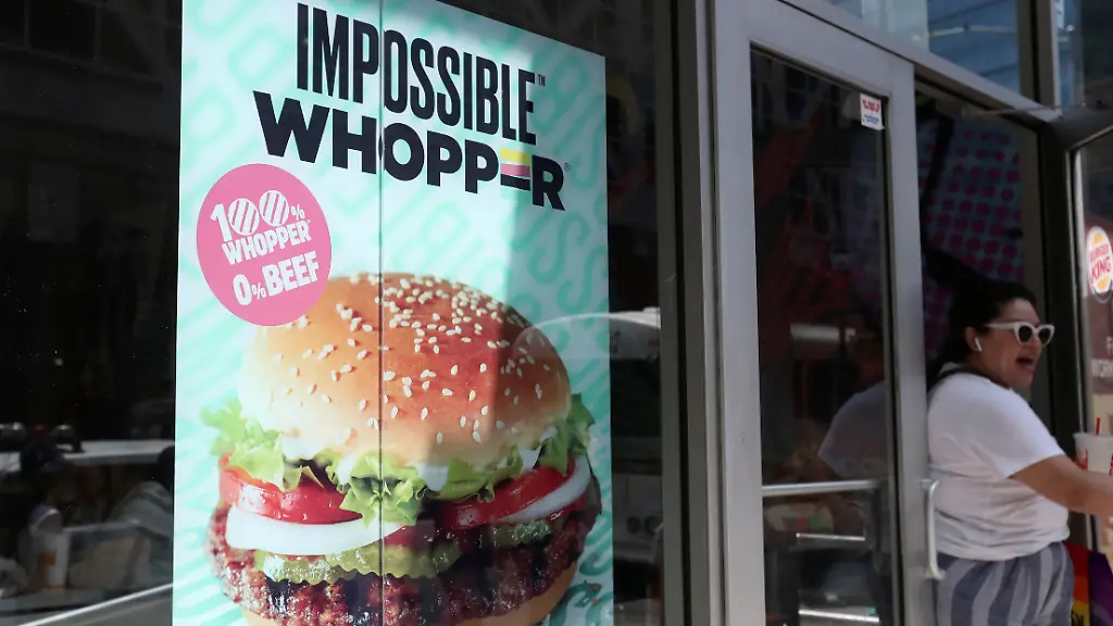2019-08-08T182553Z-1249083865-RC15F2BEC410-RTRMADP-3-IMPOSSIBLE-FOODS-WHOPPER