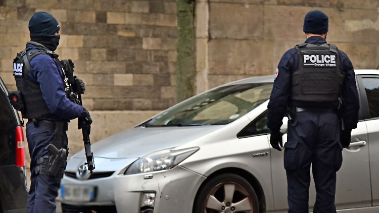 Die Polizei nahm in Paris wohl einen führenden Kopf der Mocro-Mafia fest.