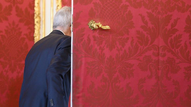 Bundespräsident Van der Bellen nimmt die Parteien in die Pflicht, eine stabile Regierung zu formen.