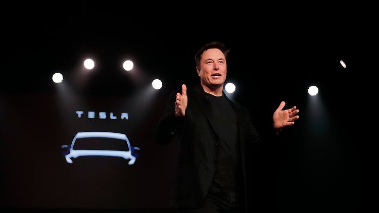 Die Traumfabrik von Hollywood liefert die passende Kulisse für den Showman Elon Musk.