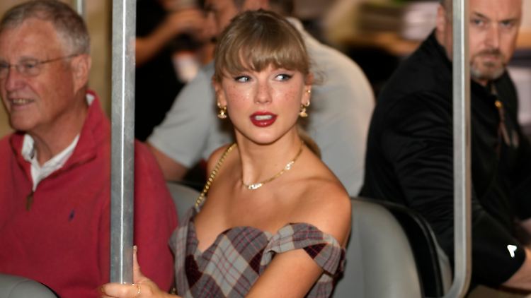 Taylor Swift unterstützt Hurrikan-Opfer in Florida finanziell.