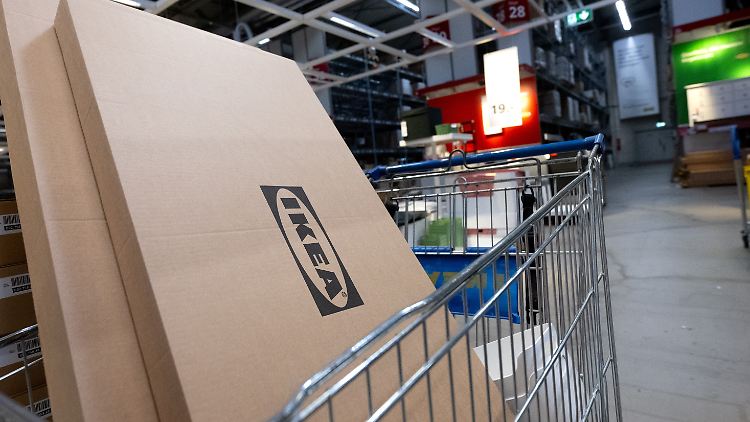 Nachdem Ikea seine Preise gesenkt hat, kommen wieder deutlich mehr Menschen in die Filialen. 