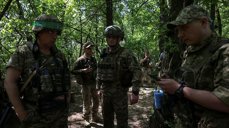 Angehörige der 28. mechanisierten Brigade im Mai 2023 im Raum Bachmut. 