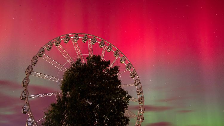 Polarlichter faszinieren nicht nur die Isländer.
