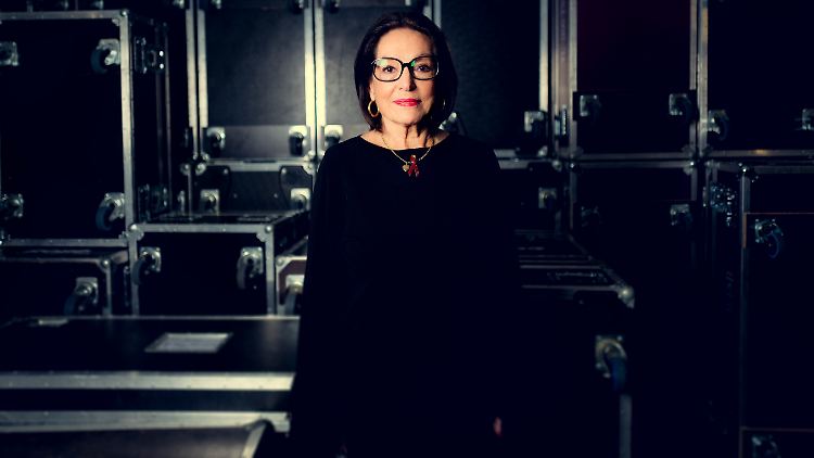 Sang sich in das Herz der Deutschen: Nana Mouskouri.