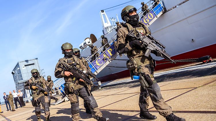 Die GSG 9 verfügt auch über Mittel für maritime Einsatzlagen.