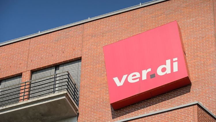 Verdi verhandelte für die Beschäftigten der öffentlichen Banken eine Gehaltserhöhung in drei Stufen.