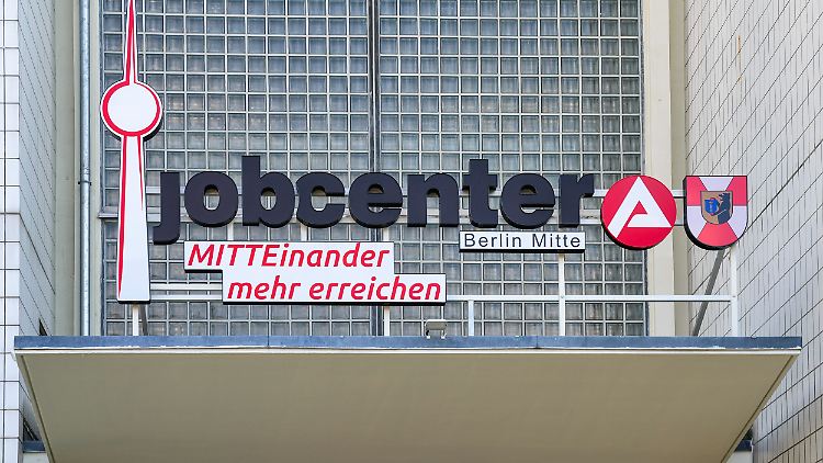 In der SPD stößt die Prämie für Langzeitarbeitslose auf wenig Gegenliebe. 