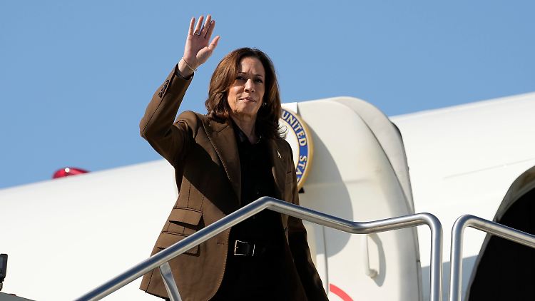Harris will ihren republikanischen Kontrahenten Trump schlagen.