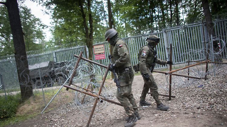 Polnische Soldaten an der Grenze zu Belarus.