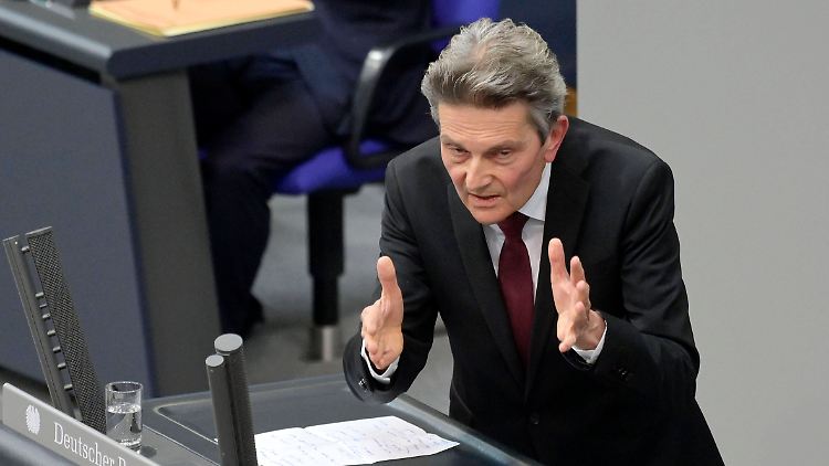 Will die AfD lieber "politisch stellen": Rolf Mützenich.