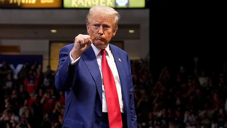 Sieht den größten Feind im Inneren: Donald Trump.