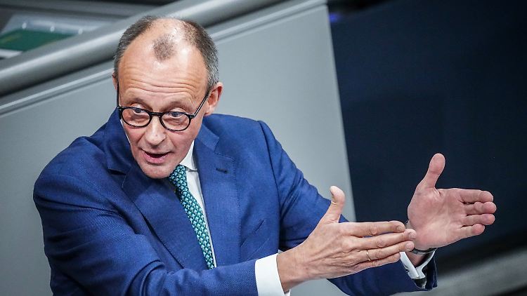 "Mehr Staat, mehr Schulden, mehr Bürokratie, höhere Steuern für Reiche" - CDU-Chef Merz nennt dies alte SPD-Muster.