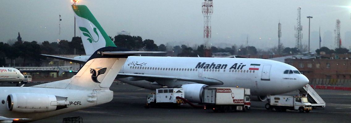 Dürfen künftig nicht mehr in die EU fliegen: Passagierflugzeuge der iranischen Fluggesellschaft Mahan Air. (Archivbild)