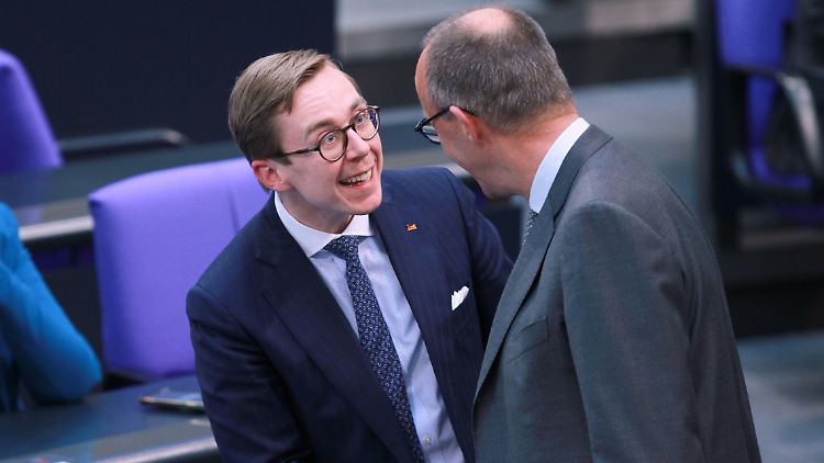Der CDU-Mitgliederbeauftrage Amthor kann das Ende des Mitgliederschwunds vermelden - und sieht einen Grund in der Einigung auf Merz als Kanzlerkandidat.