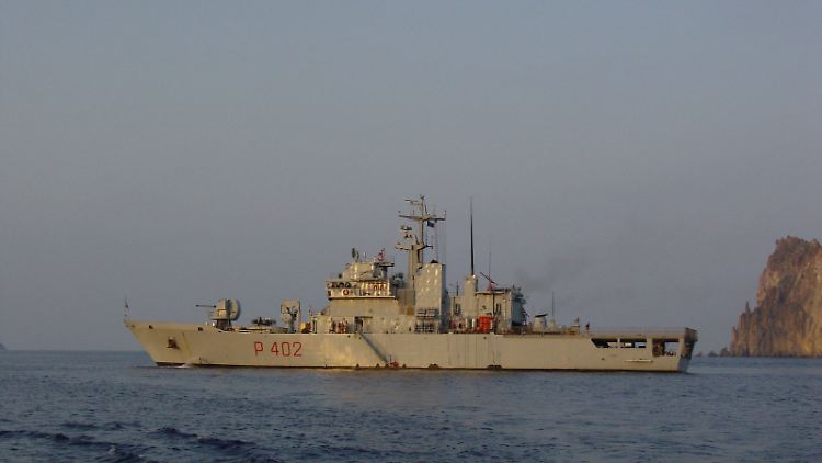 Das italienische Marineschiff "Libra"