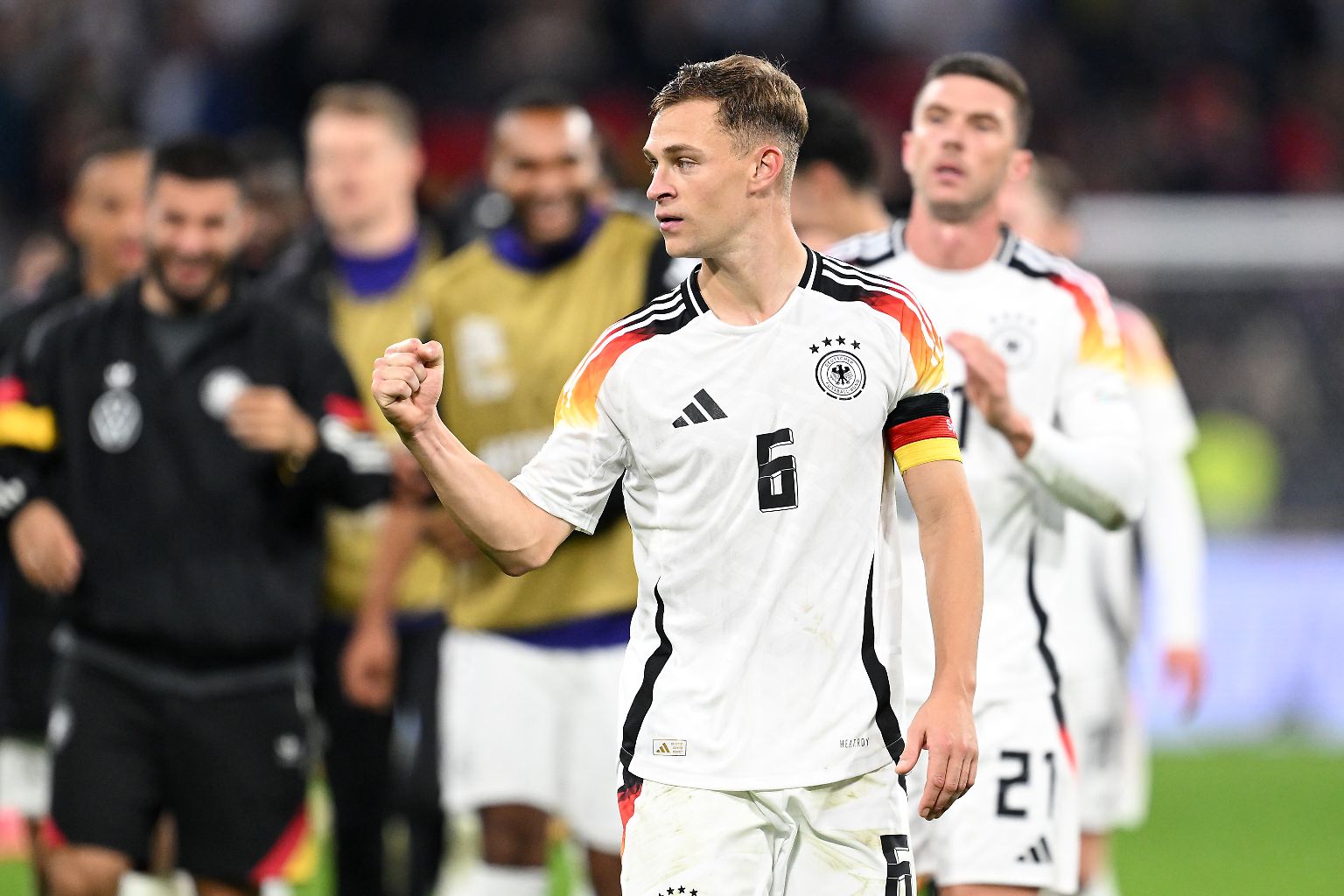 Joshua Kimmich steht an der Schwelle zum "Klub der Hunderter". Der Kapitän wird im Nations-League-Halbfinale gegen Portugal sein 100. Länderspiel bestreiten.