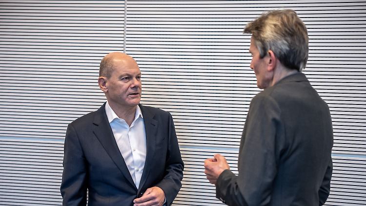 Olaf Scholz während der SPD-Bundestagsfraktionssitzung.