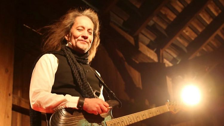 Jake E. Lee auf einem Promo-Foto.