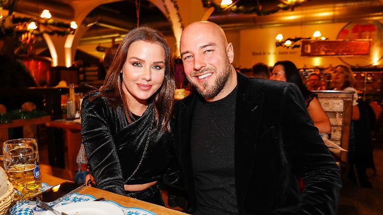 Gloss und ihr Ehemann Beliaikin freuen sich auf baldigen Zuwachs.