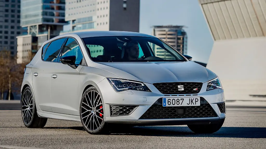 Ein-Seat-Leon-Cupra-von-2016-Die-Sportversionen-des-kompakten-Spaniers-kommen-auf-ueber-300-PS
