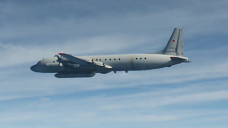 Die Maschine vom Typ Illjuschin IL-20 war nach Angaben der Luftwaffe ohne Funkkontakt und Flugplan unterwegs gewesen. 
