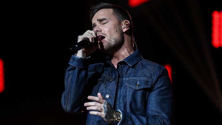 Payne war mit 15 Jahren zum ersten Mal bei "The X Factor" angetreten. Mit 17 unterschrieb er als Mitglied der neu gegründeten Boygoup One Direction seinen ersten Plattenvertrag. 