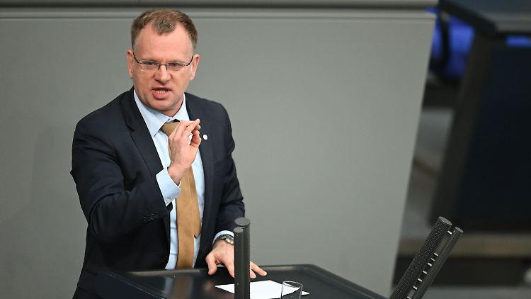 Spaniel gehört nicht mehr der AfD an. Sein Bundestagsmandat behält er aber. 