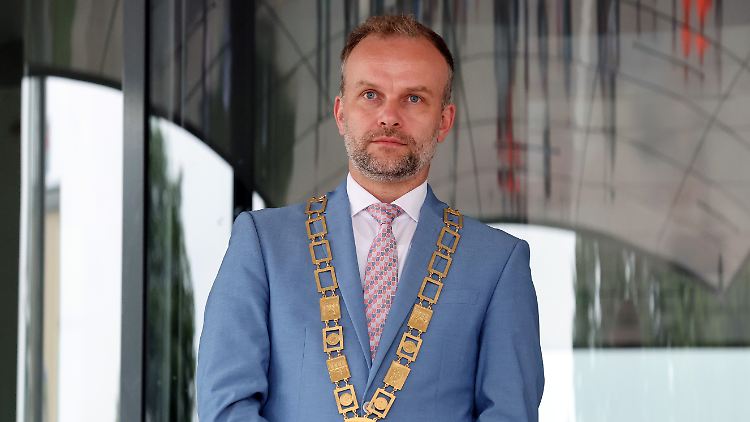 Im Mai 2025 legt Witt sein Amt nieder. 