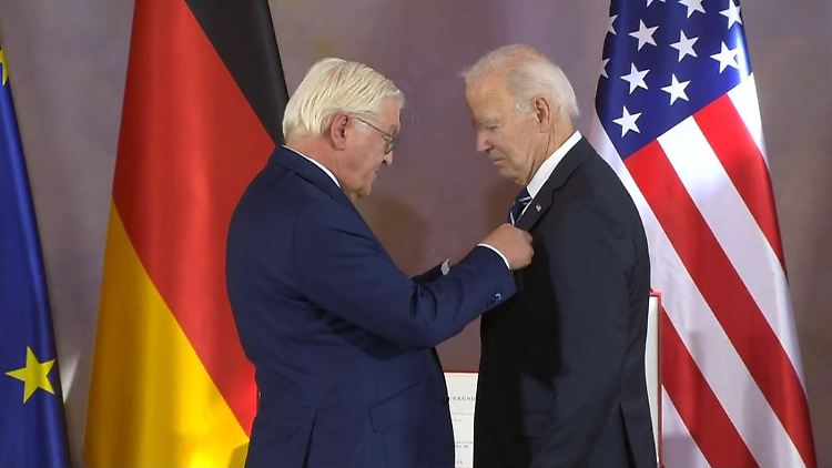 BidenOrden.JPG