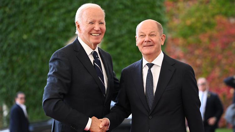 Von Schloss Bellevue ging es für Biden ins Kanzleramt.