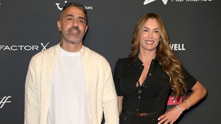 Hier lächelt Anna-Maria Ferchichi mit Ehemann Bushido auf einem Event in Hamburg, wäre aber sicher lieber in Dubai.