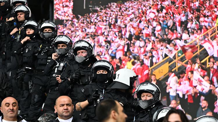 Mehr als 26 Millionen Fans waren in der Saison 2022/23 in den Stadien.