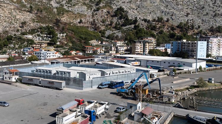Für viel Geld baute Italien die Lager in Albanien.