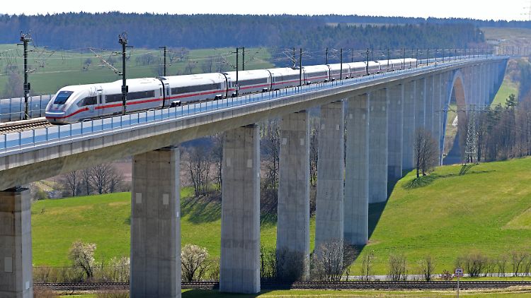 62,4 Prozent aller Fernzüge der Bahn waren im September pünktlich oder keine sechs Minuten zu spät.