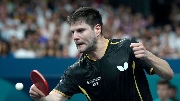 Der deutsche Tischtennis-Star Dimitrij Ovtcharov legte in Düsseldorf ein merkwürdiges Verhalten an den Tag.