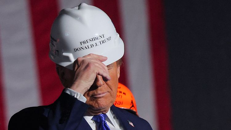 Eine "globale Industrie-Supermacht" sollten die USA werden, meint Donald Trump.