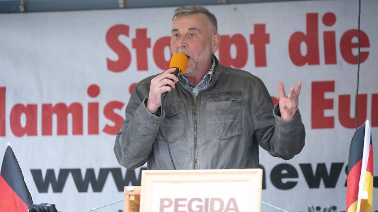 Zum zehnten Geburtstag beendet Pegida-Gründer Bachmann die rechtsextreme Demo-Reihe. 