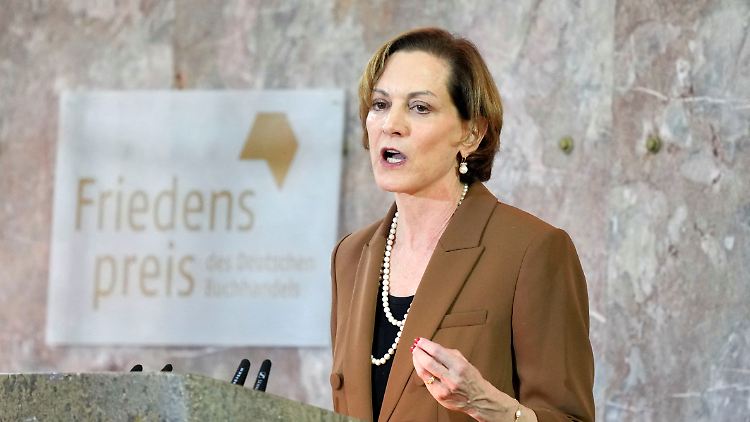 Applebaums Arbeiten seien "ein Frühindikator", fast alle ihre Bücher seien "vorausschauend" gewesen, sagt ihre Laudatorin Scherbakowa.
