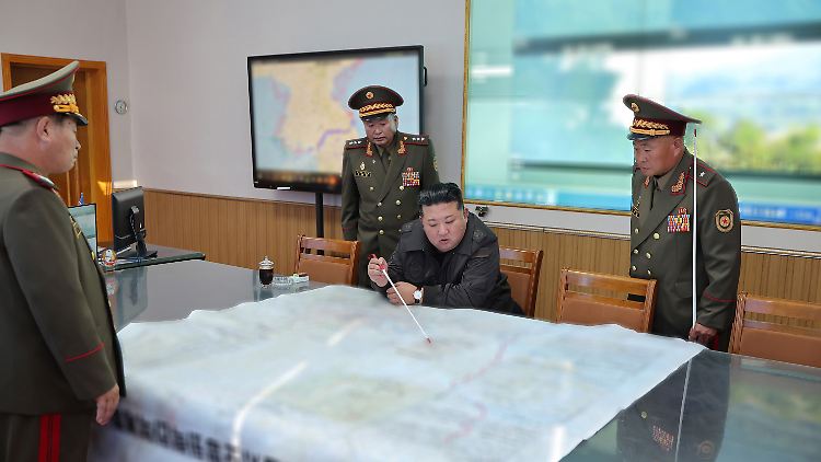 Schickt Kim eigene Soldaten in den Ukraine-Krieg? Von der NATO und den USA gibt es dafür bislang keine Bestätigung. 