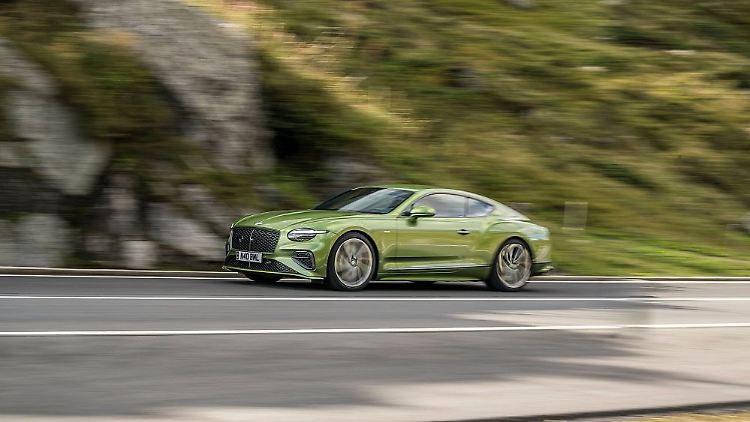 Klassische GT-Linie: Lange Haube und vergleichsweise kurzes, muskulöses Heck.