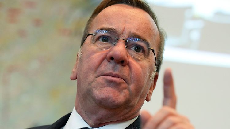 Verteidigungsminister Pistorius eröffnete das Hauptquartier der Deutschen Marine, in dem künftig Soldaten aus elf Ländern aktiv sein werden.