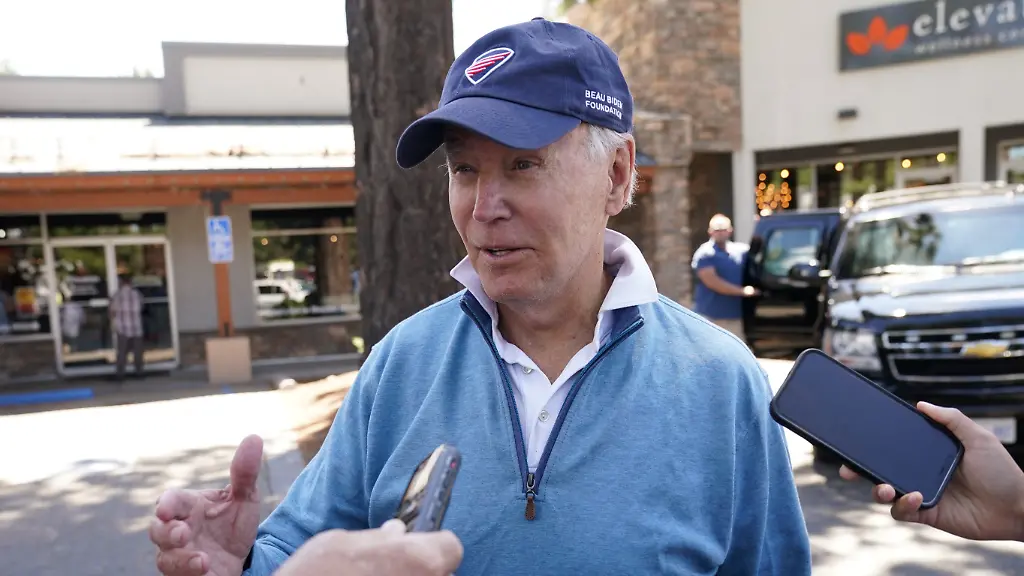 2023-08-25T202556Z-286321118-RC21V2AL55F6-RTRMADP-3-USA-BIDEN