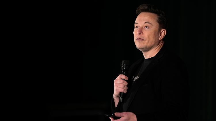 Musk und Tesla nutzen den Vorwürfen zufolge ein Bild, das einer Szene aus dem Film "Blade Runner 2049" ähnelte.