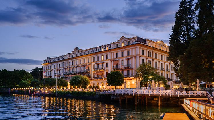 "Villa d'Este": Das Hauptgebäude des Hotels erstrahlt auch nachts in imposantem Glanz.